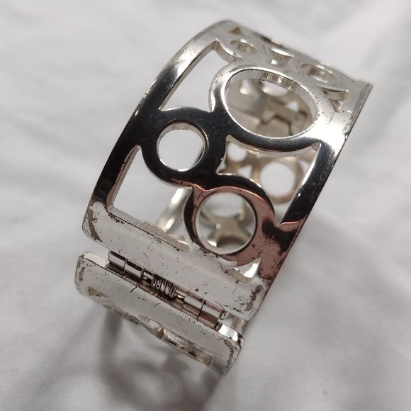 Silver circle cuff bracelet - Picture 4 of 4